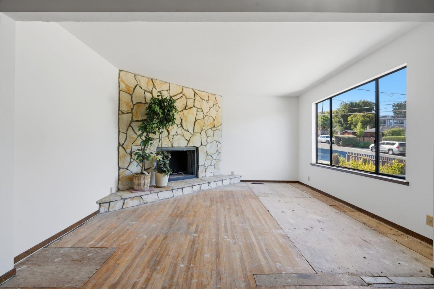 915 Ruth Avenue, Belmont, CA 94002