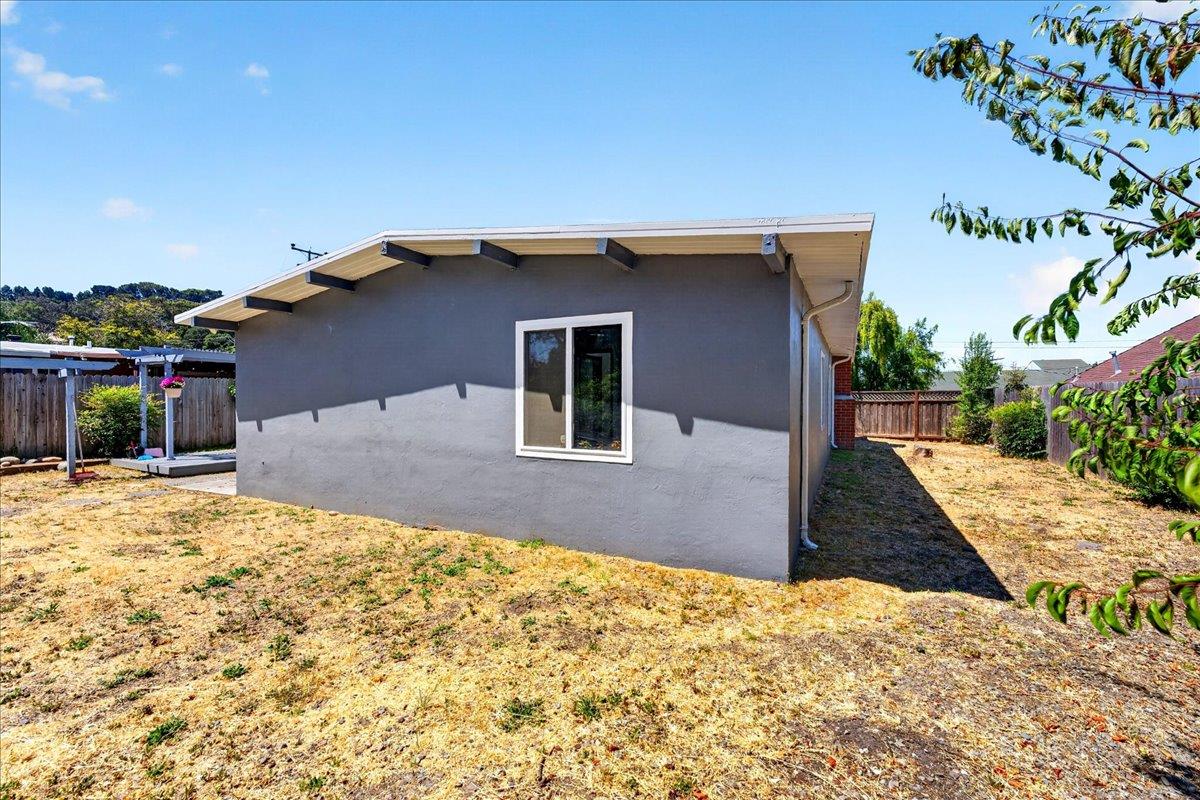 1111 Marionola Way, Pinole, CA 94564