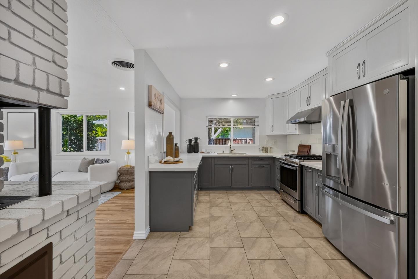 1443 Hollenbeck Avenue, Sunnyvale, CA 94087
