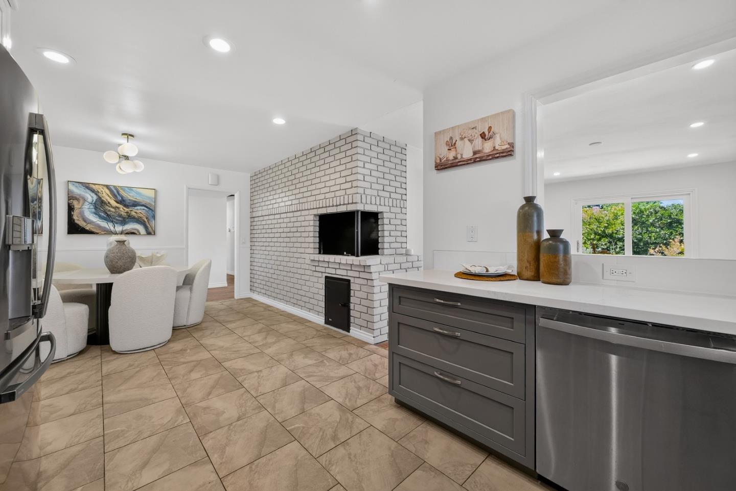 1443 Hollenbeck Avenue, Sunnyvale, CA 94087