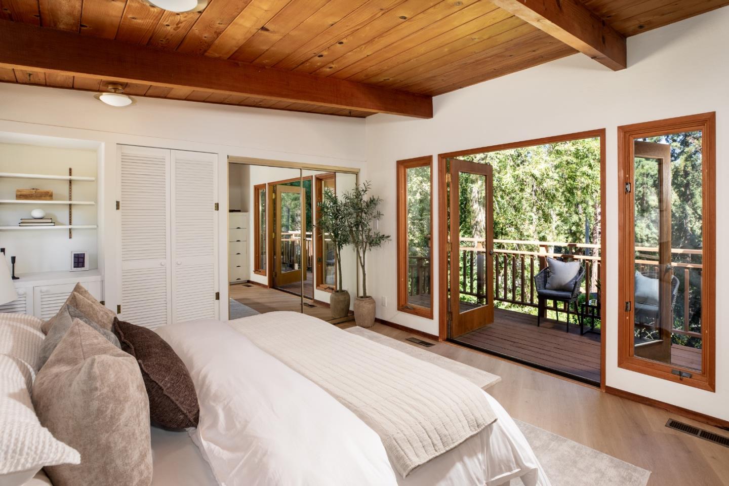 Woodside, CA 94062