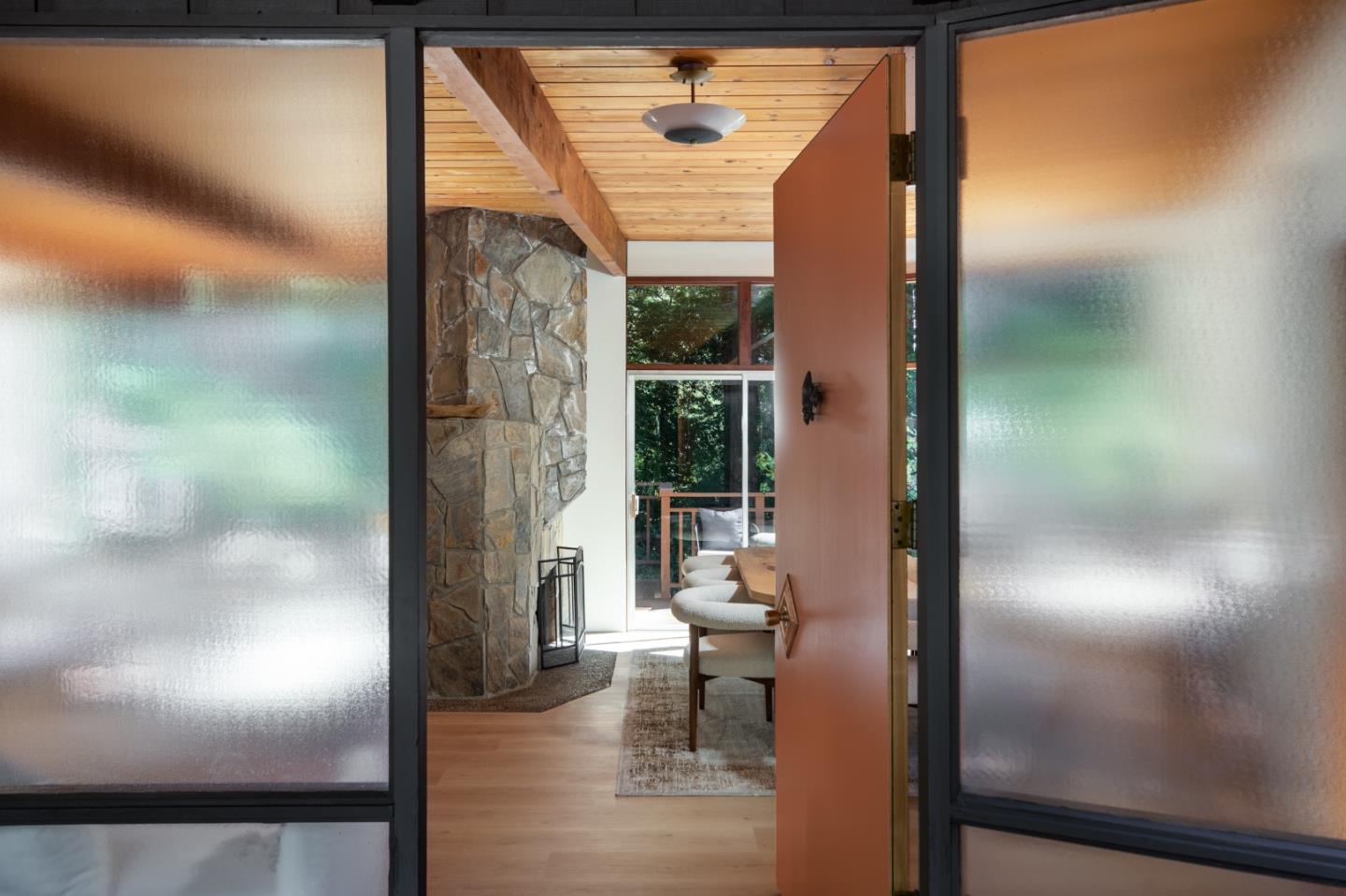 Woodside, CA 94062