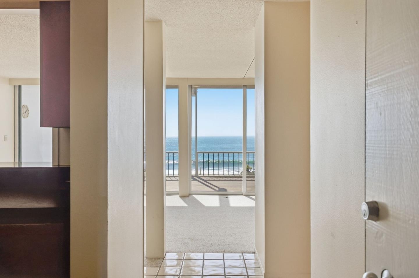 300 Oceanview Drive, #302, LaSelvaBeach, CA 95076