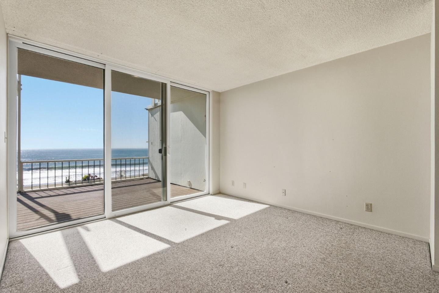 300 Oceanview Drive, #302, LaSelvaBeach, CA 95076