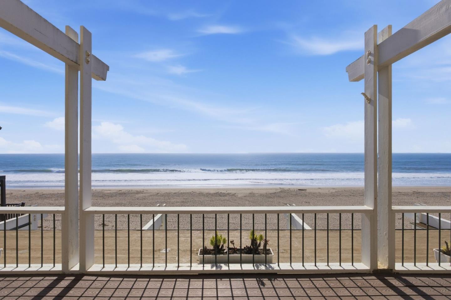 300 Oceanview Drive, #302, LaSelvaBeach, CA 95076