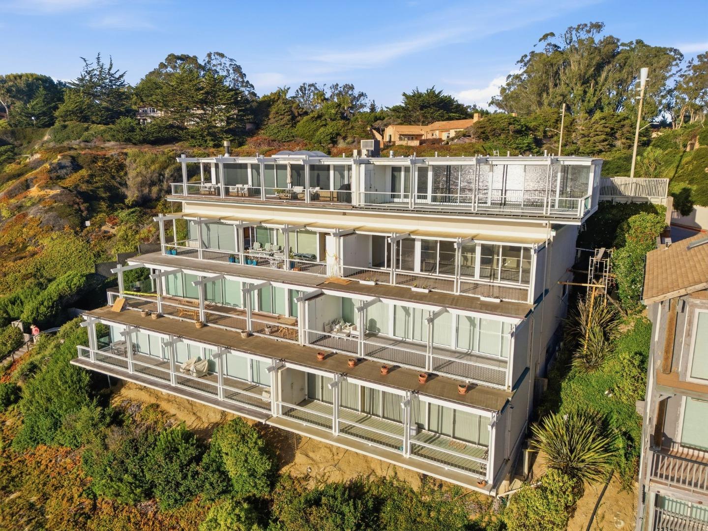 300 Oceanview Drive, #302, LaSelvaBeach, CA 95076