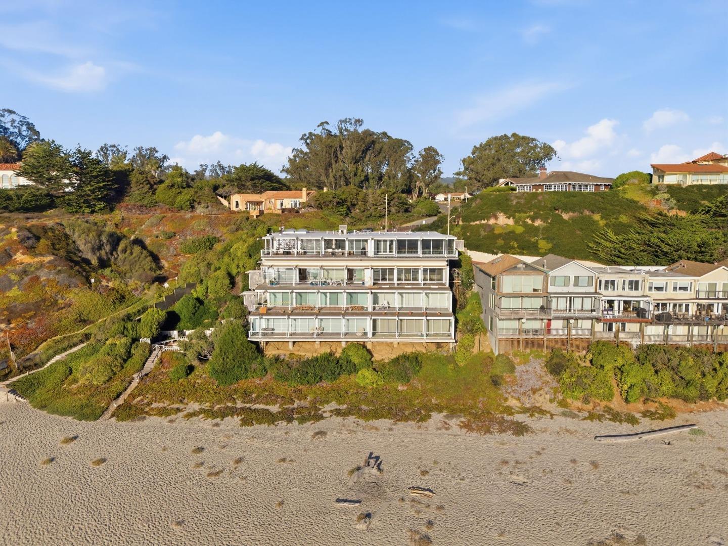 300 Oceanview Drive, #302, LaSelvaBeach, CA 95076