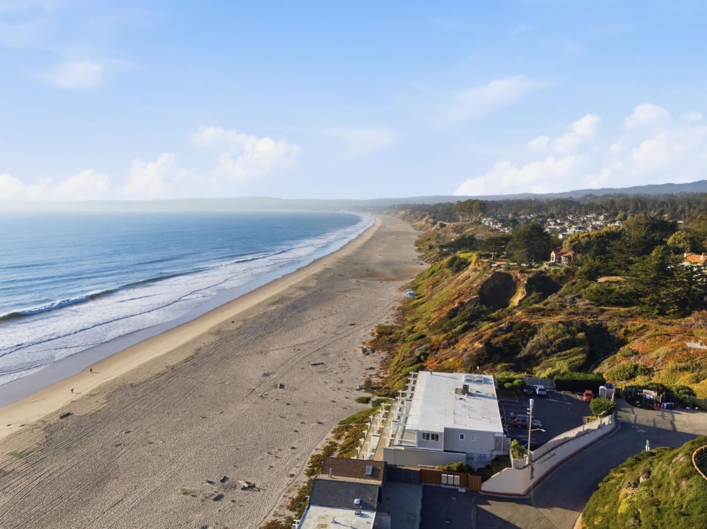 300 Oceanview Drive, #302, LaSelvaBeach, CA 95076