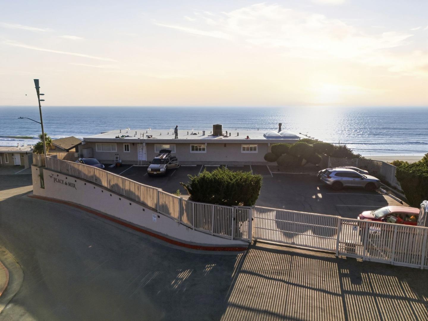 300 Oceanview Drive, #302, LaSelvaBeach, CA 95076