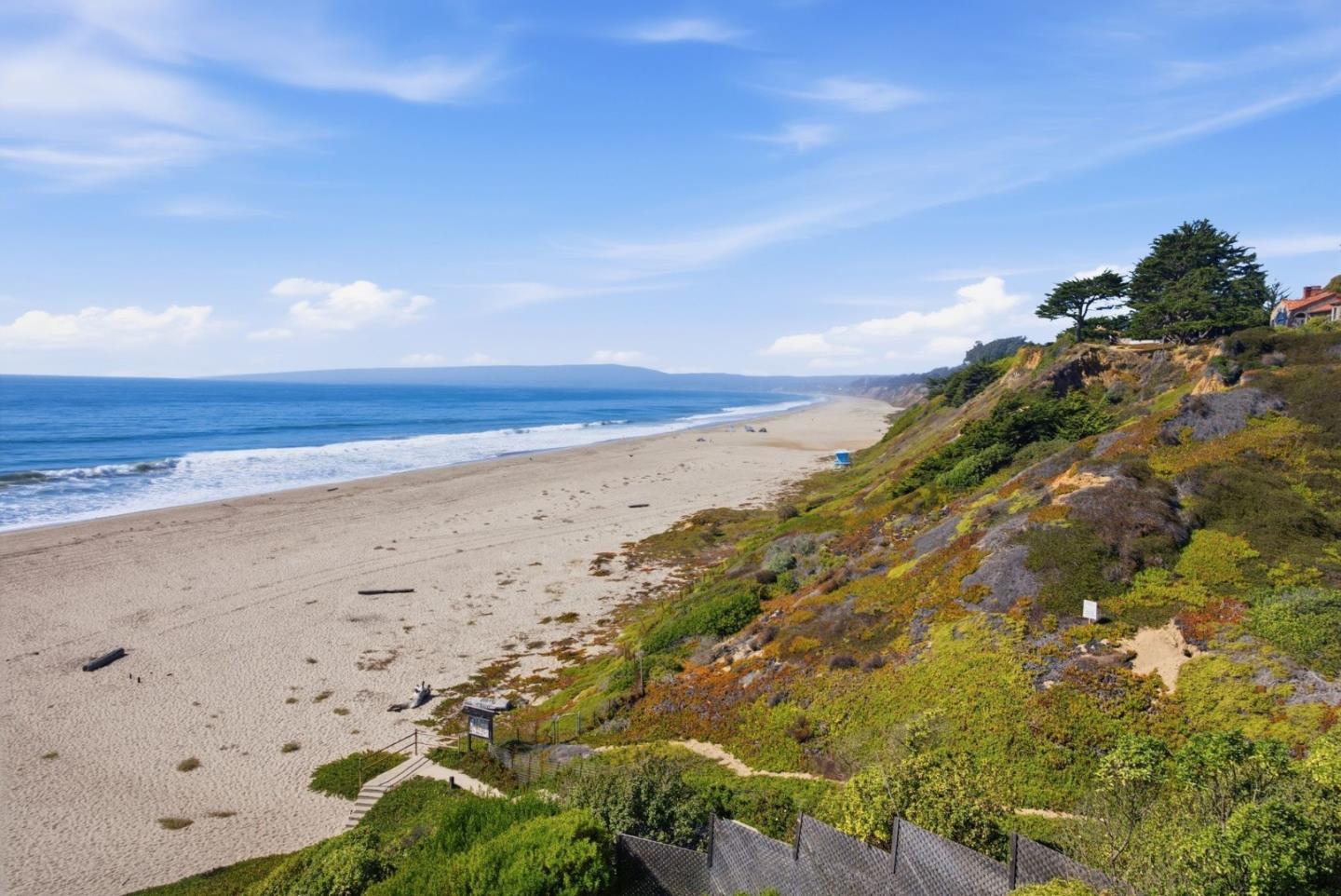 300 Oceanview Drive, #302, LaSelvaBeach, CA 95076