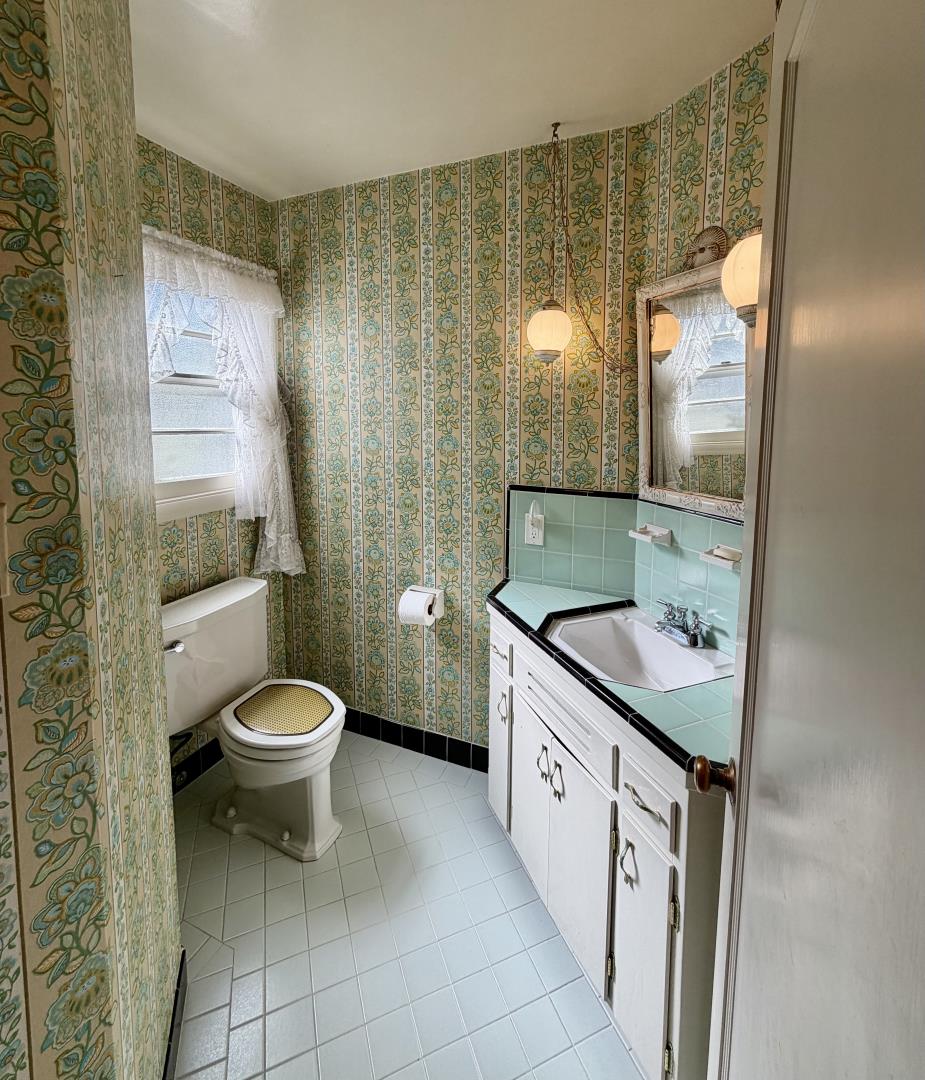 1619 Saint Francis Way, SanCarlos, CA 94070