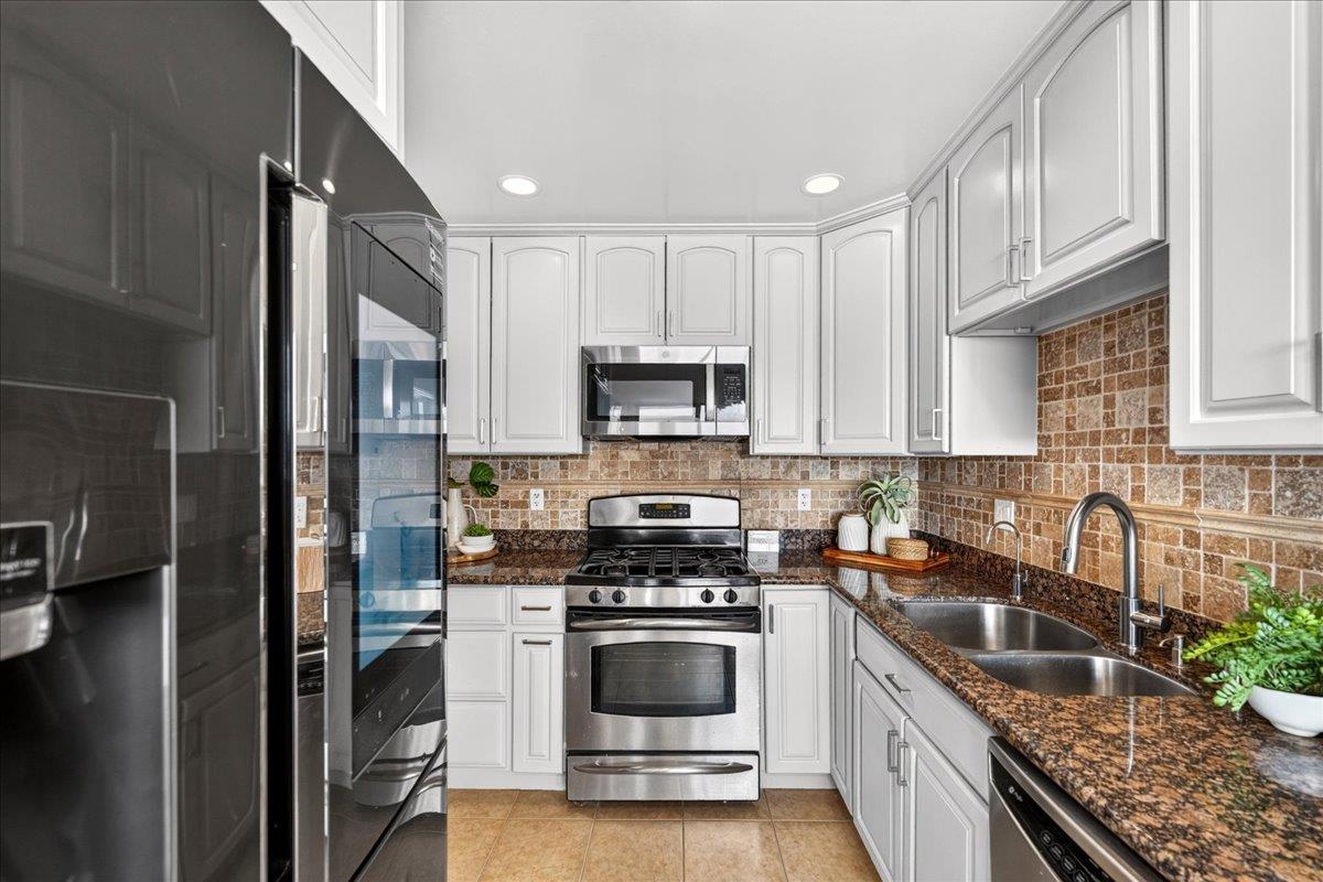 8130 Park Villa Circle, Cupertino, CA 95014