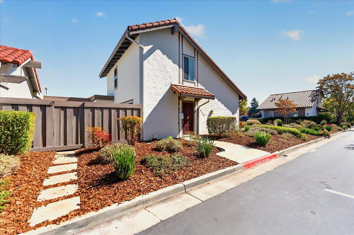 8130 Park Villa Circle, Cupertino, CA 95014
