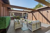 1055 Los Robles Avenue, PaloAlto, CA 94306