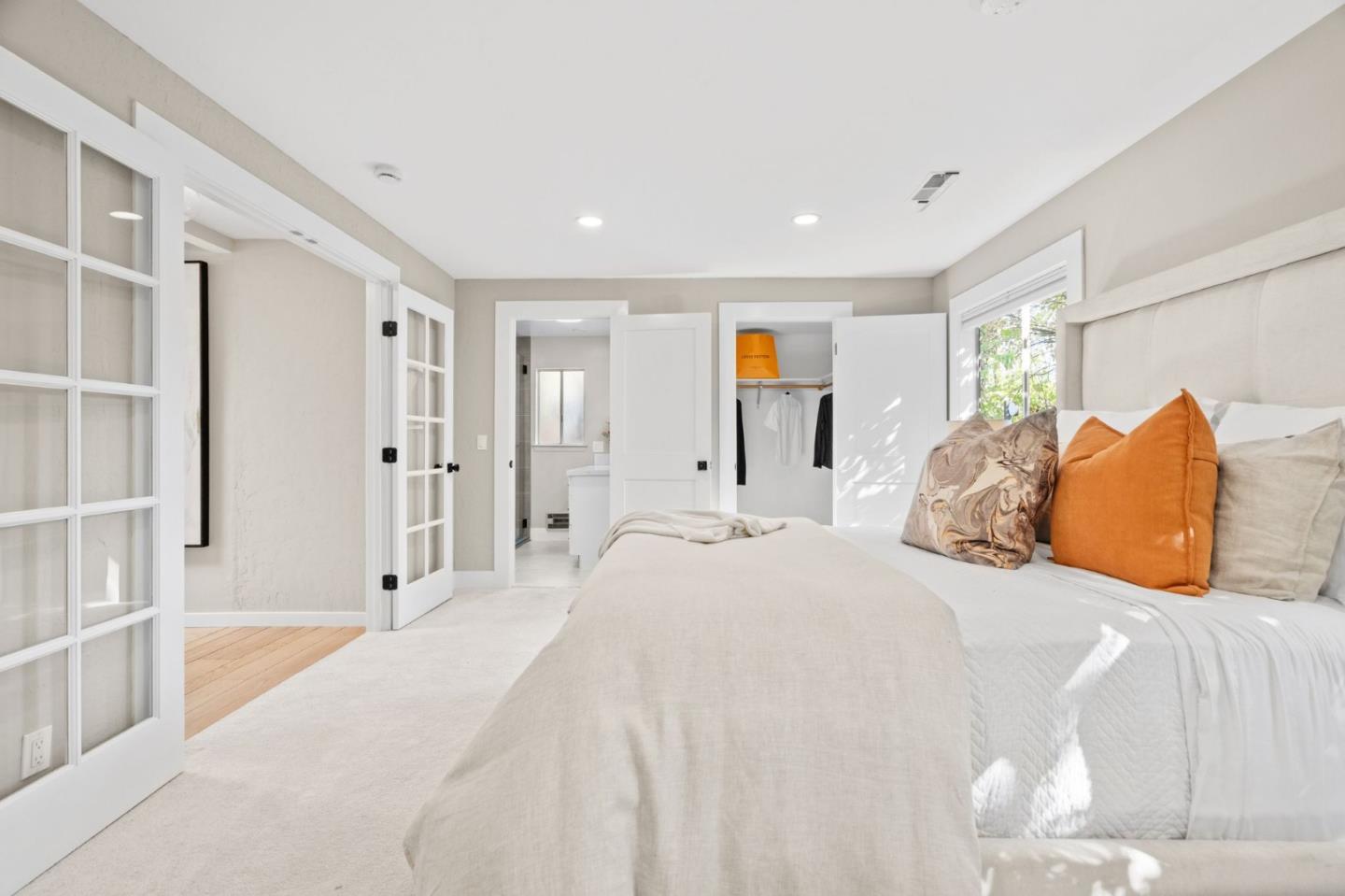 1055 Los Robles Avenue, PaloAlto, CA 94306