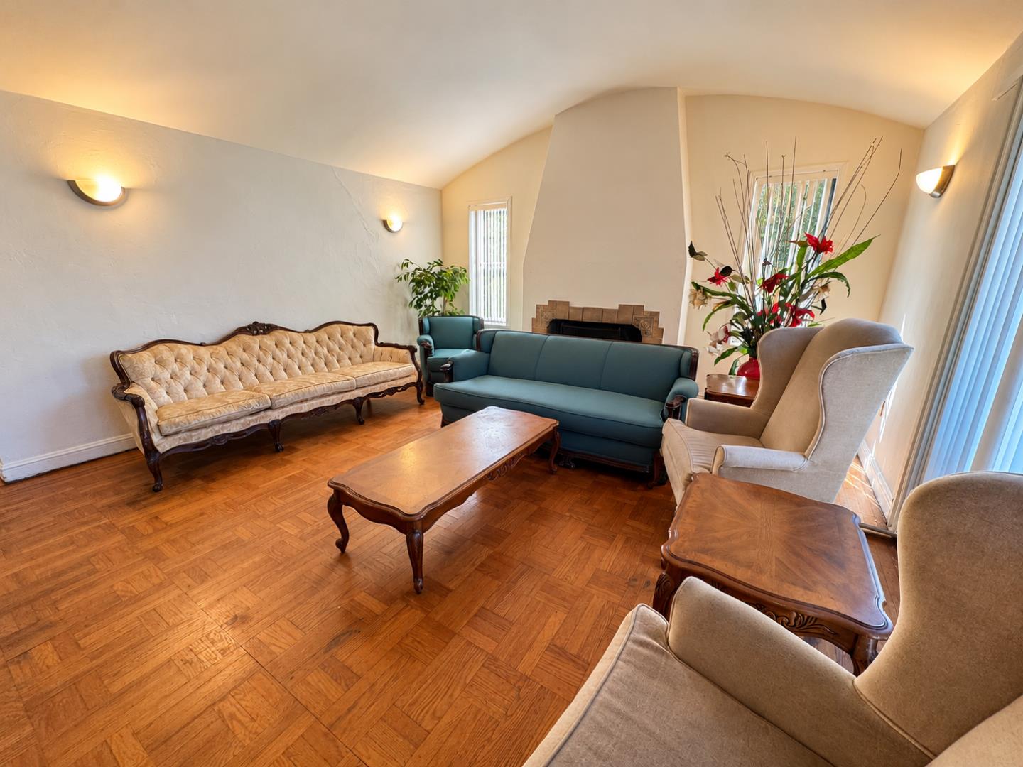 1126 Hollyburne Avenue, MenloPark, CA 94025
