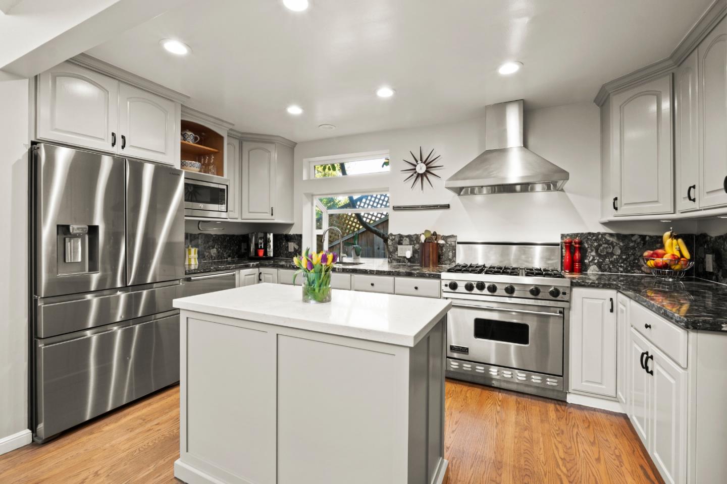 610 Lakeview Way, RedwoodCity, CA 94062