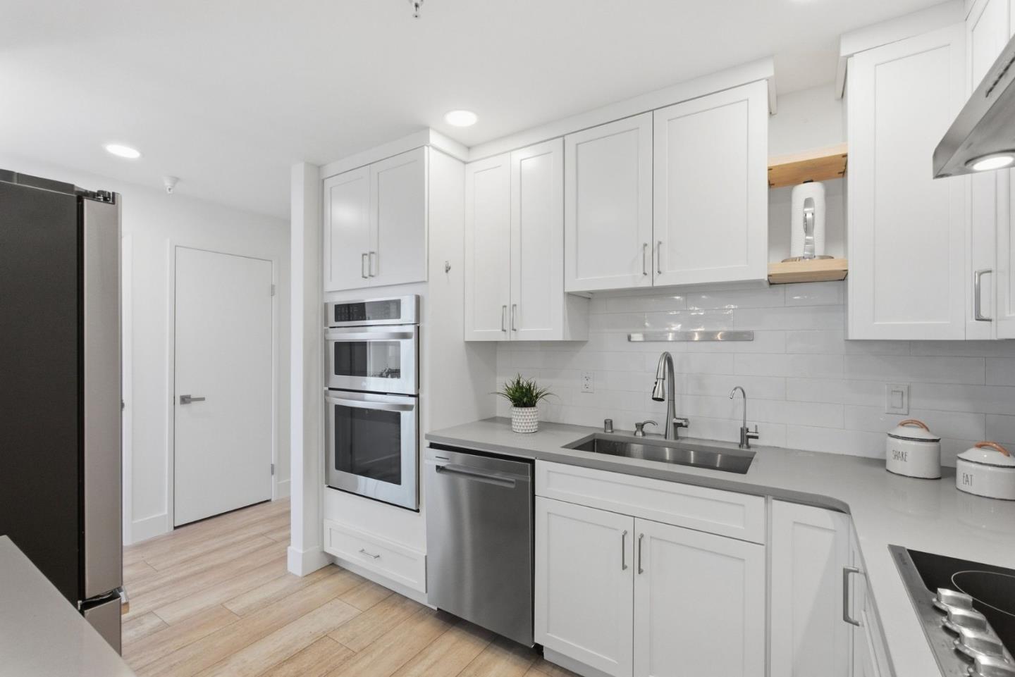 601 Leahy Street, #301, RedwoodCity, CA 94061