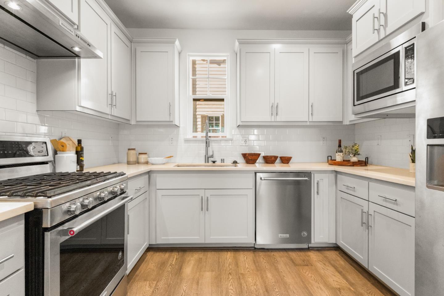 3818 Pyramid Way, MountainView, CA 94043
