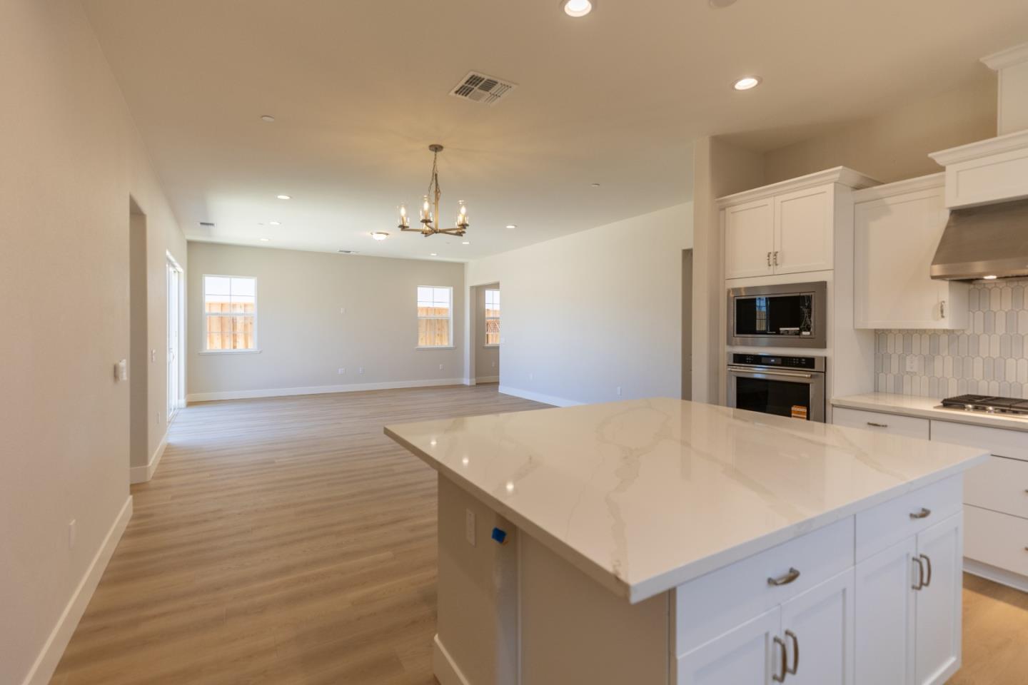 621 Santa Lucia Way, Marina, CA 93933