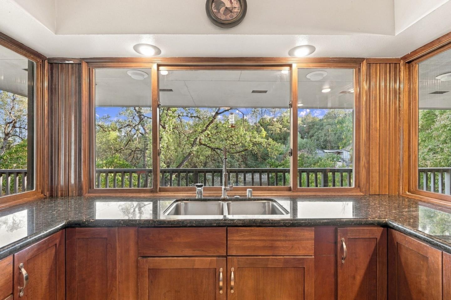 11620 Deschutes Road, BellaVista, CA 96008