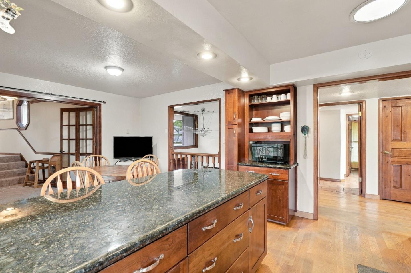 11620 Deschutes Road, BellaVista, CA 96008