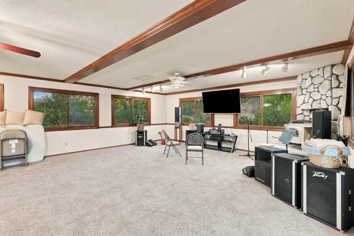 11620 Deschutes Road, BellaVista, CA 96008