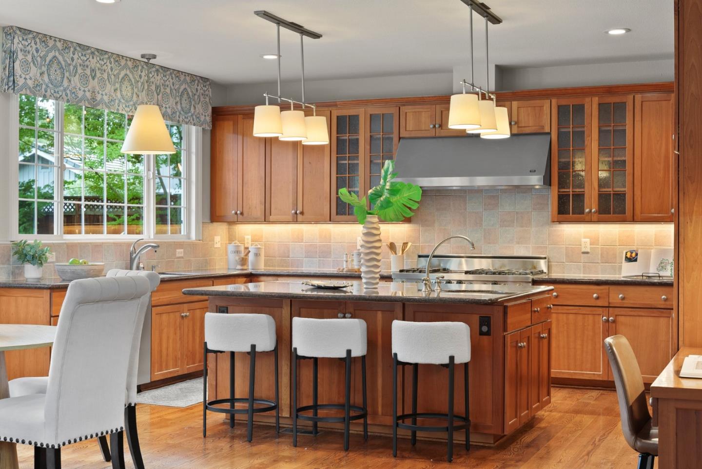 1335 Grant Road, LosAltos, CA 94024
