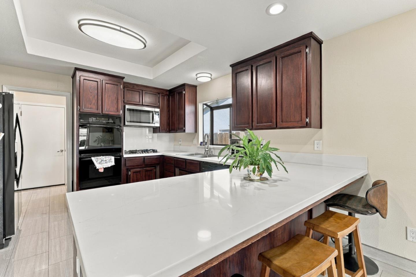 1987 Calistoga Drive, Hollister, CA 95023