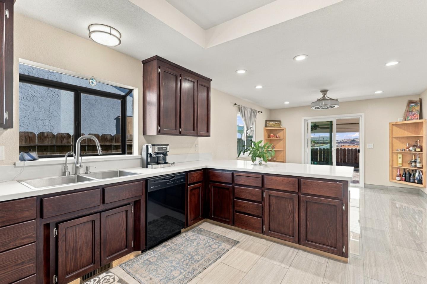 1987 Calistoga Drive, Hollister, CA 95023