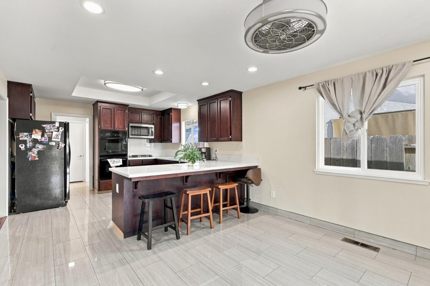 1987 Calistoga Drive, Hollister, CA 95023