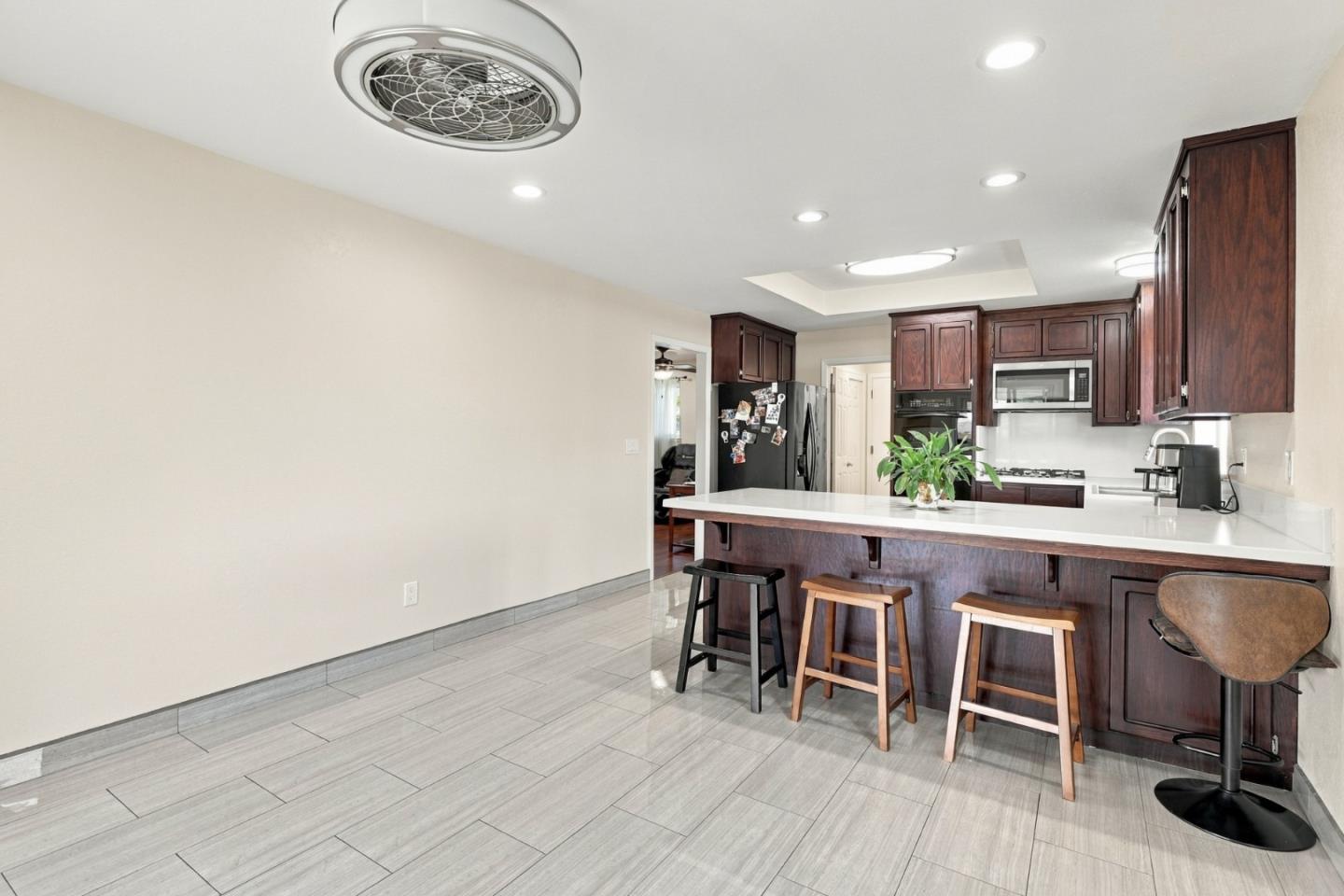 1987 Calistoga Drive, Hollister, CA 95023
