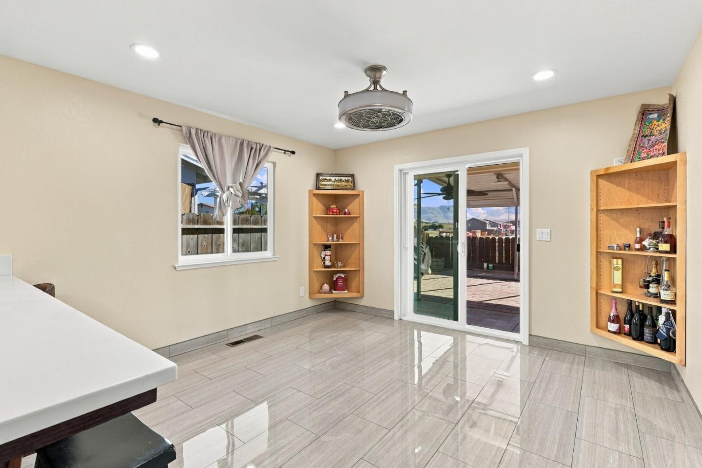 1987 Calistoga Drive, Hollister, CA 95023